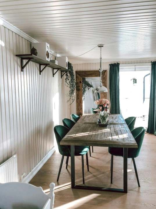 Custom dining table closeup
