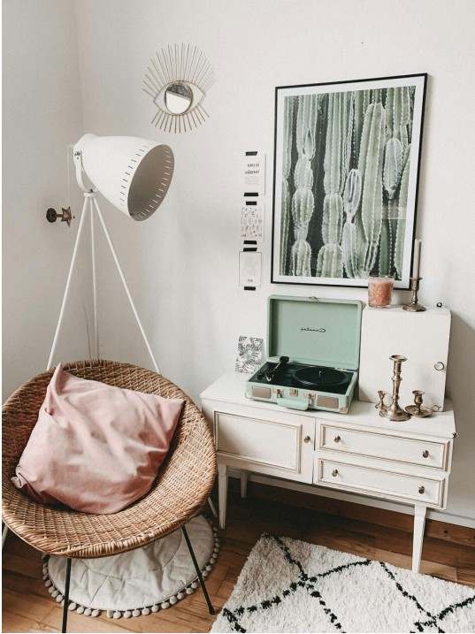 Custom floor-to-ceiling bookcase